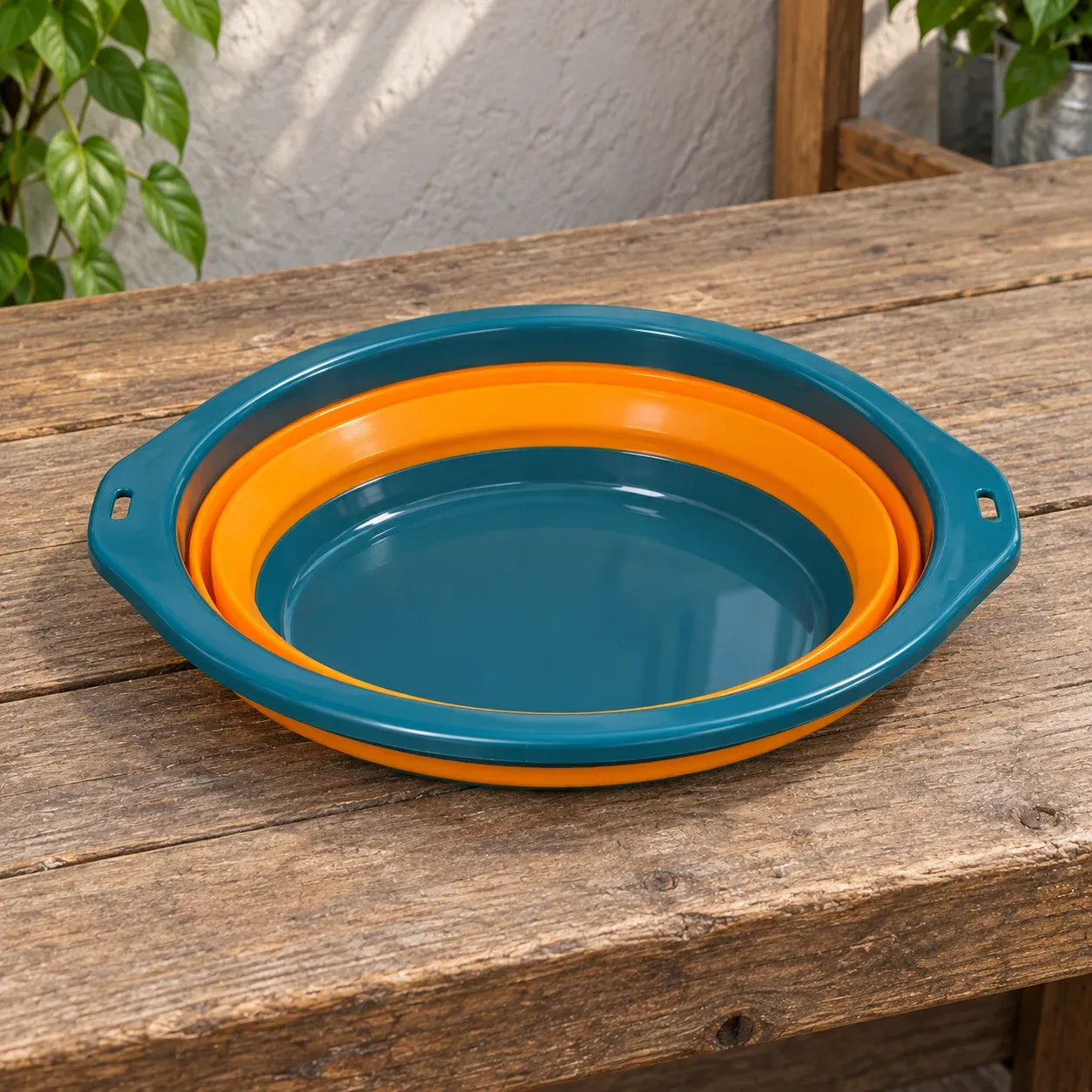 Finley Bait Bowl — Blue and Orange / 39.2 cm — product view