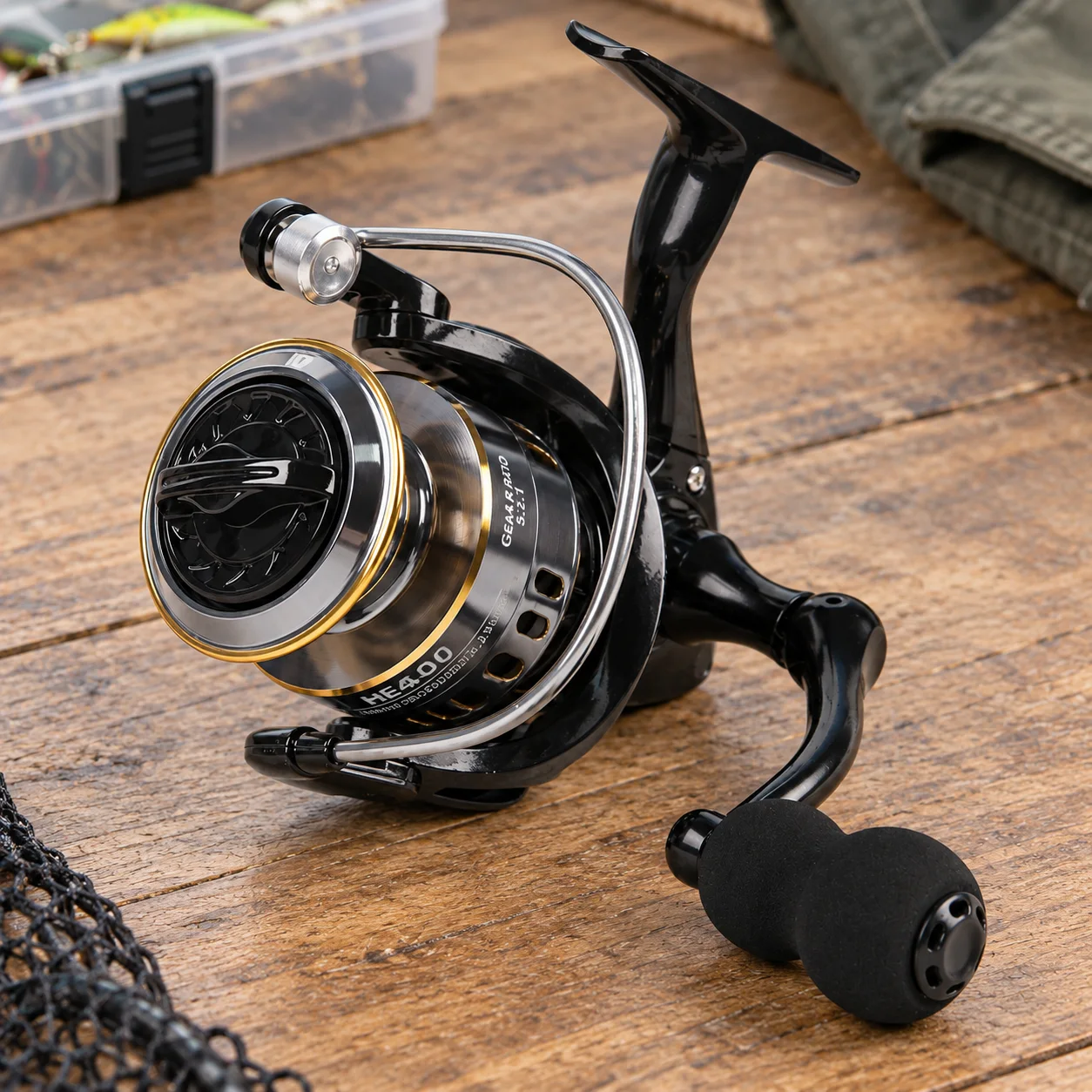 HE4000 front drag spinning reel with black EVA knob: alternate view; other styling items not included
