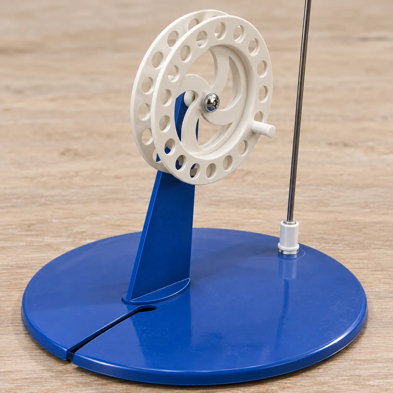 Bram Ice Fishing Tip-Ups - White reel and flag socket detail