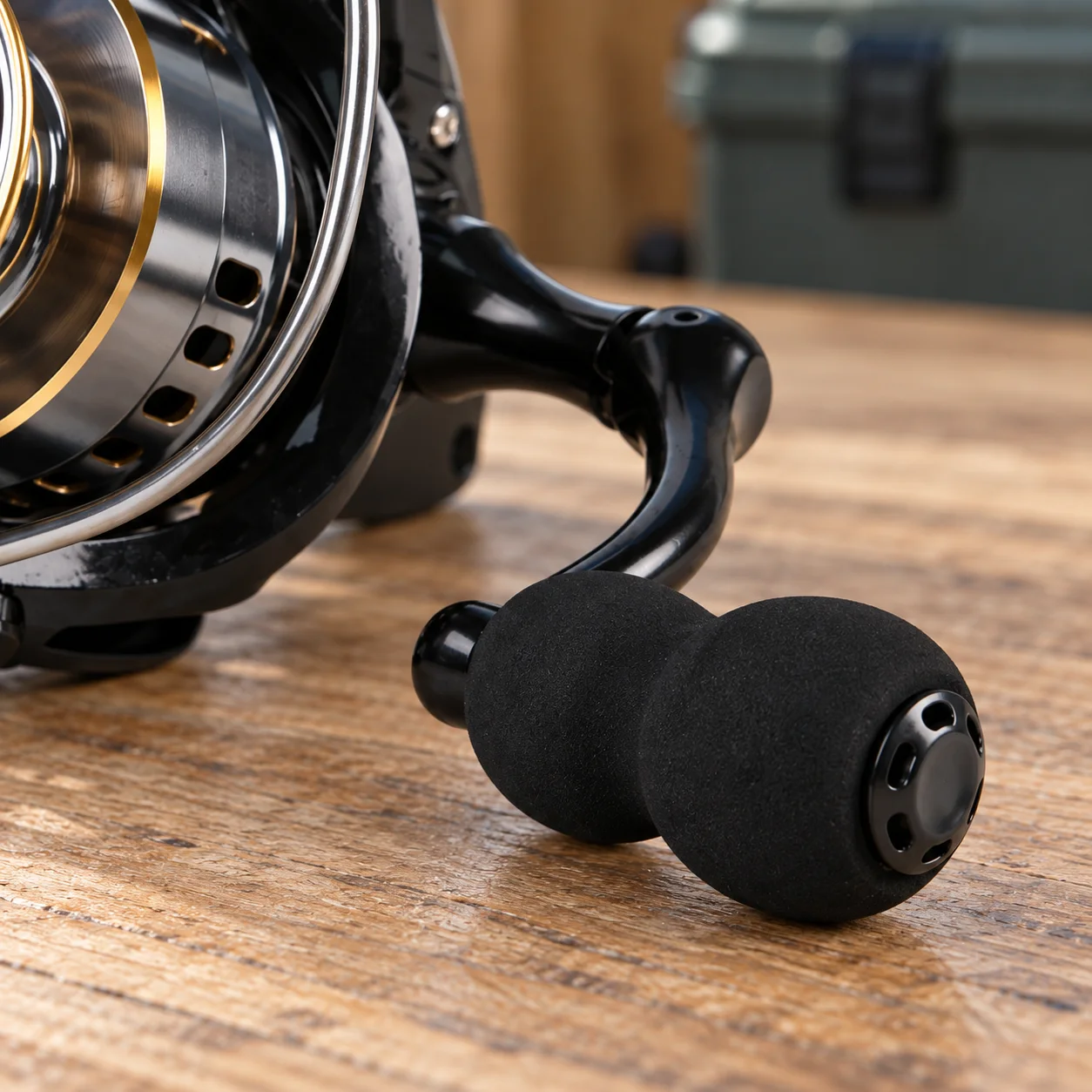 HE4000 front drag spinning reel with black EVA knob: detail view; other styling items not included